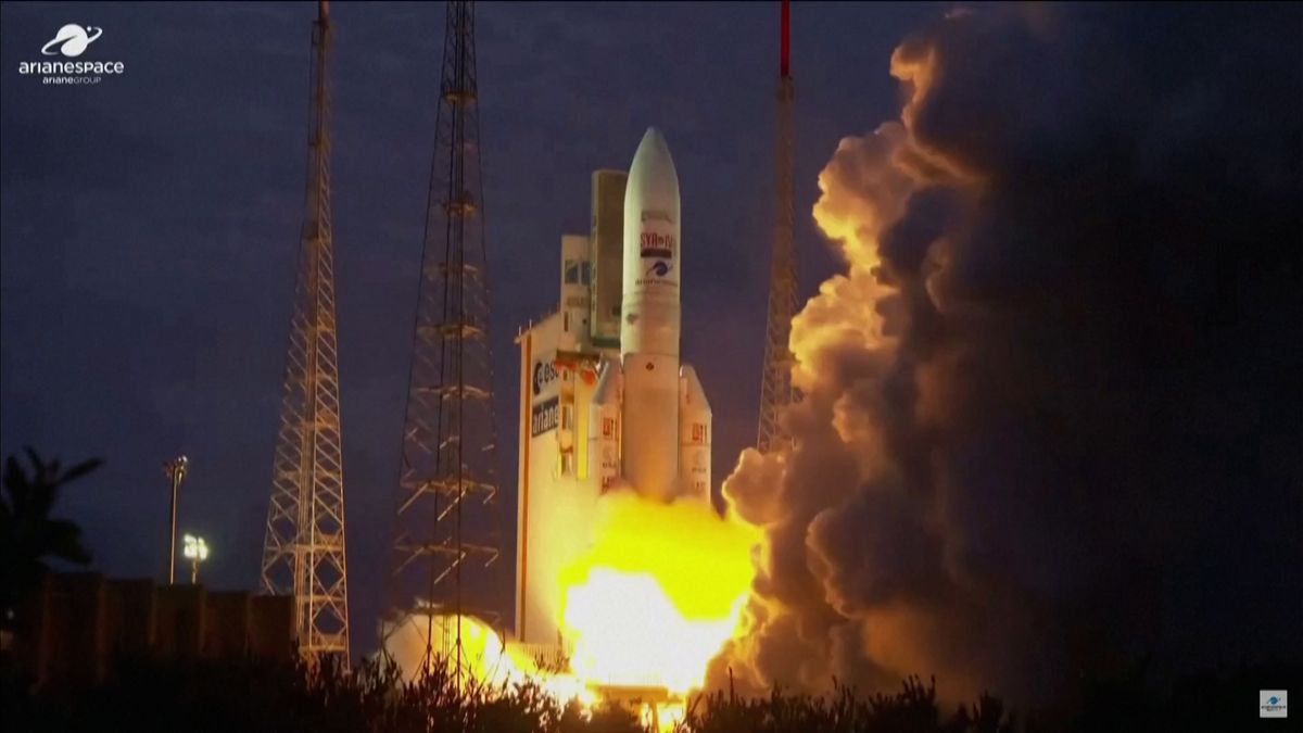 Il veicolo di lancio Ariane 5 viene lanciato nello spazio per l’ultima volta